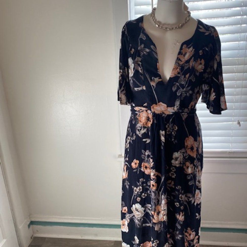 Illa Illa  Black V-Neck Floral print dress with attached tie, size Medium